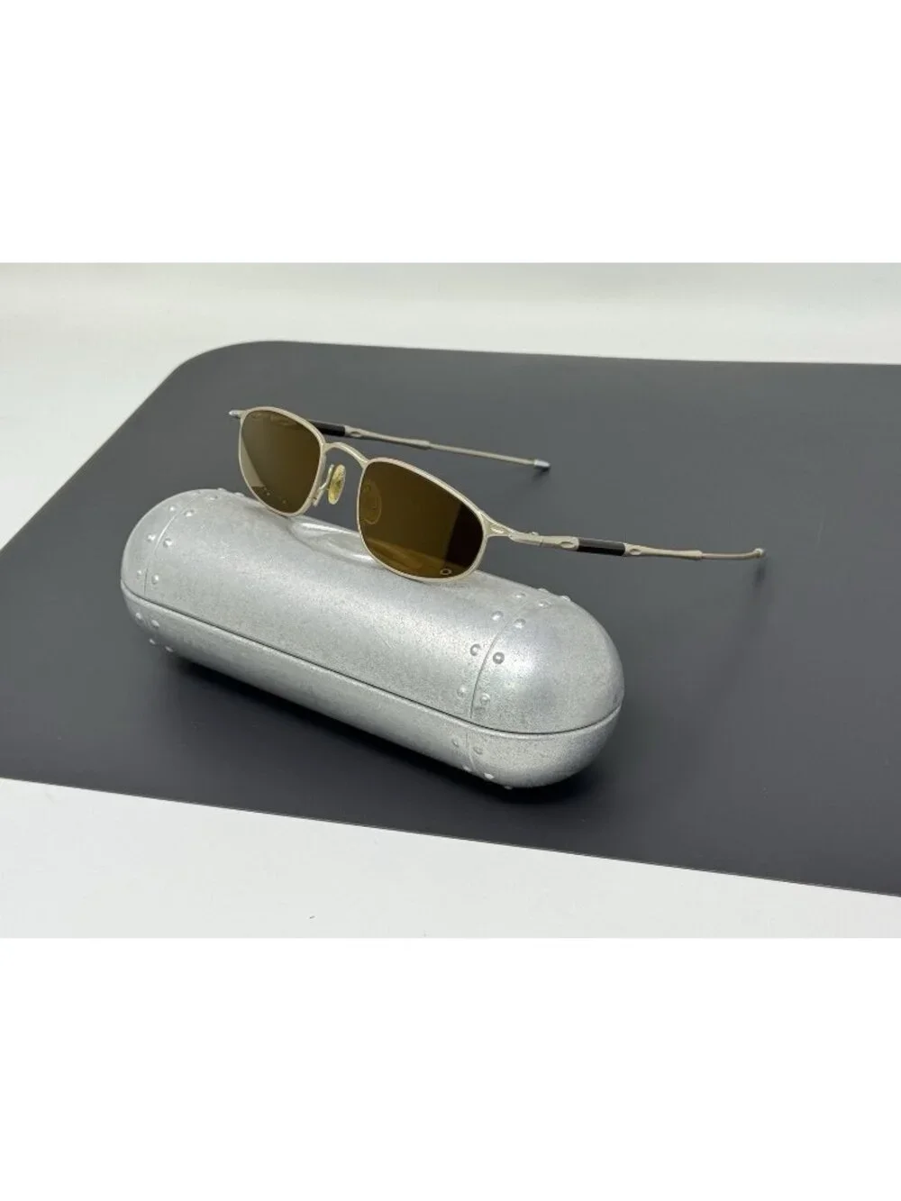 Oakley OO A Wire Platinum Frame 05-775 Jordan Scrstched Lenses No Ear Socks